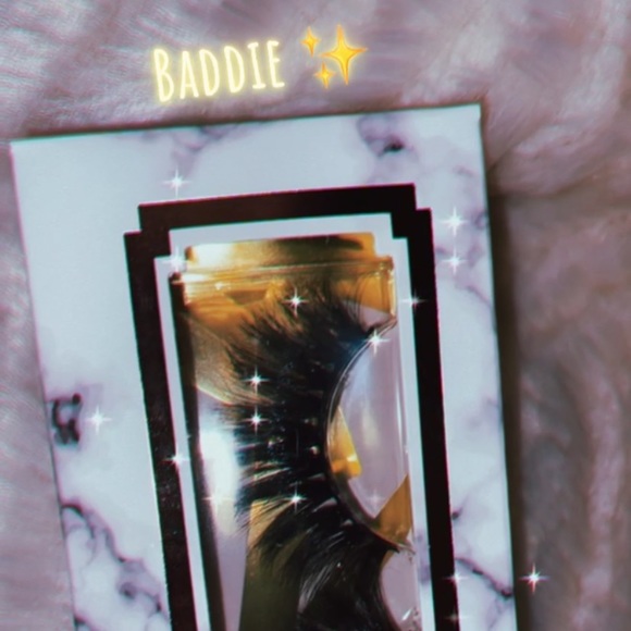 Eyelashes - Picture 2 of 6